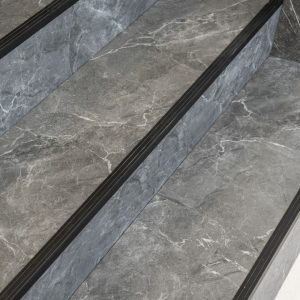 Pengaplikasian terhadap Step Nosing Aluminium