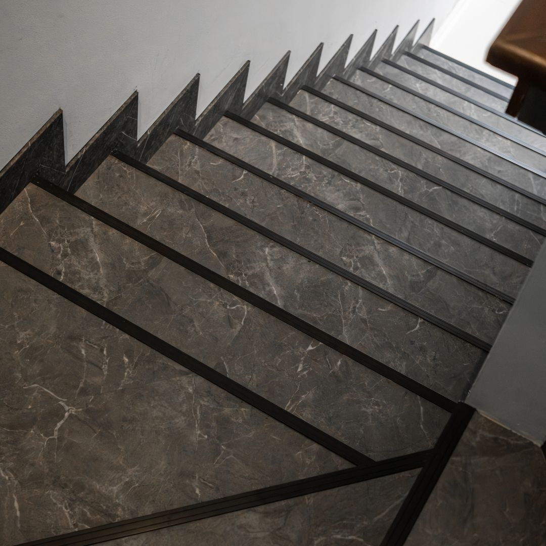 Penerapan dari Step Nosing Aluminium