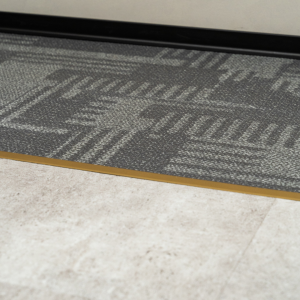 Penerapan dari Pelapis Lantai Anti Licin