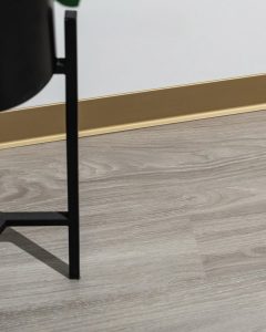 Penerapan skirting untuk lantai SPC