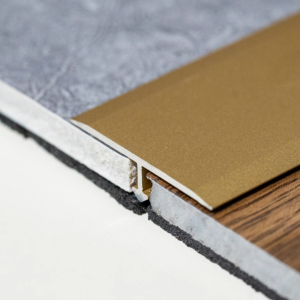 Pemasangan T Moulding